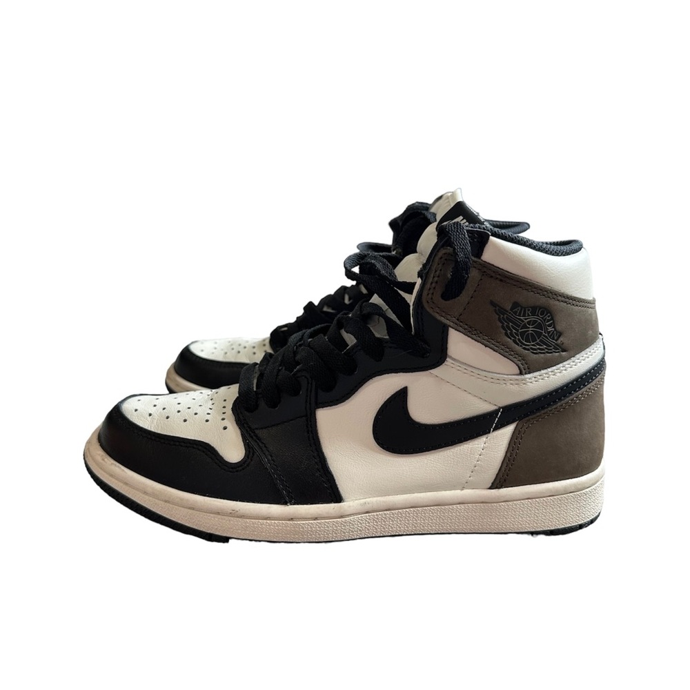Air Jordan 1 Retro High Dark Mocha GS size 7 (Used)